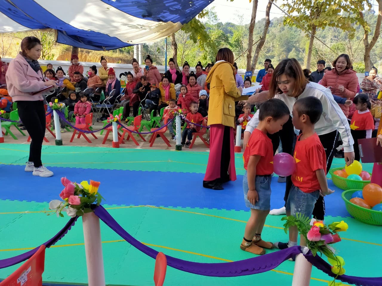 CHUYỀN BÓNG BẰNG BỤNG